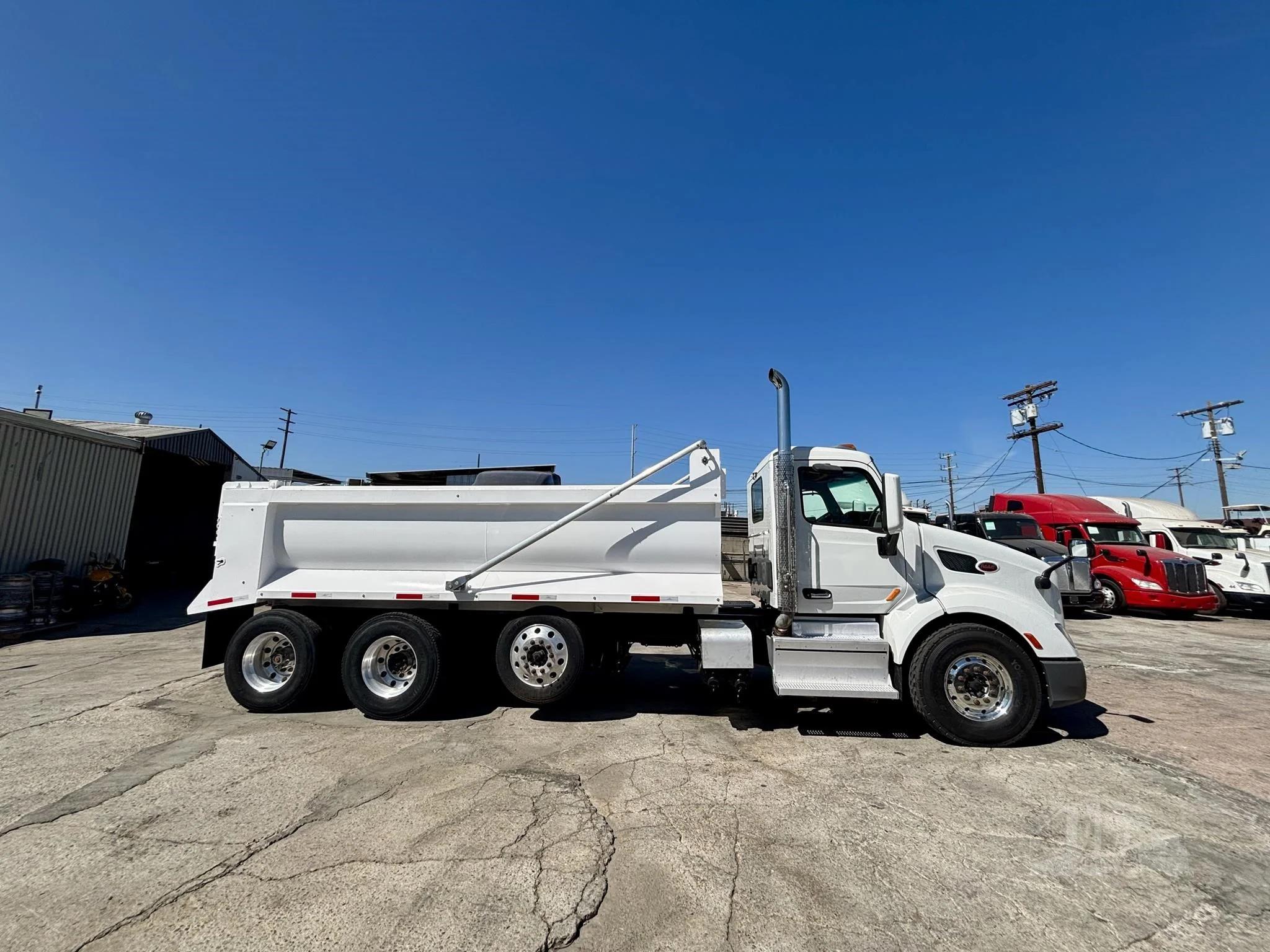 2018 Peterbilt 579 Dump Truck - image 3