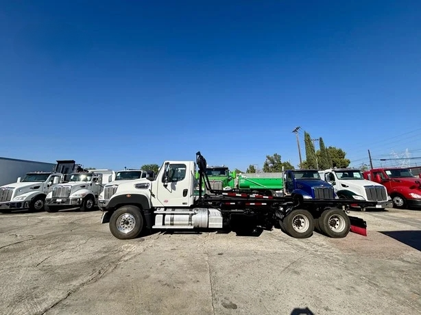 2020 Freightliner Galbreath Roll-Off - image 4