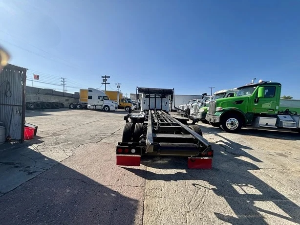 2020 Freightliner Galbreath Roll-Off - image 20