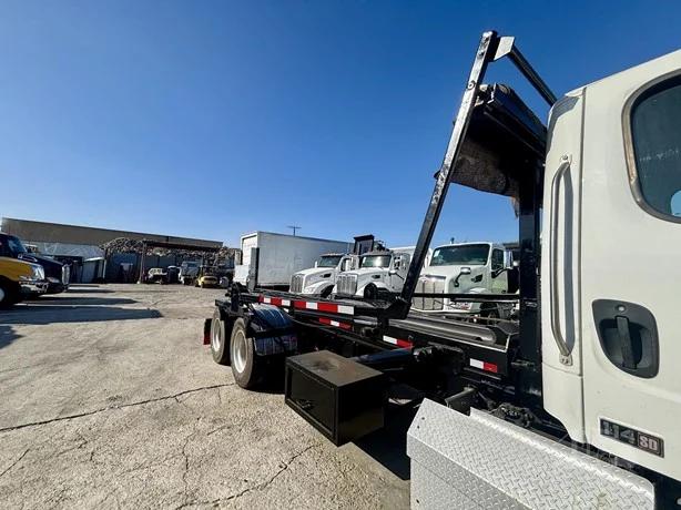 2020 Freightliner Galbreath Roll-Off - image 18