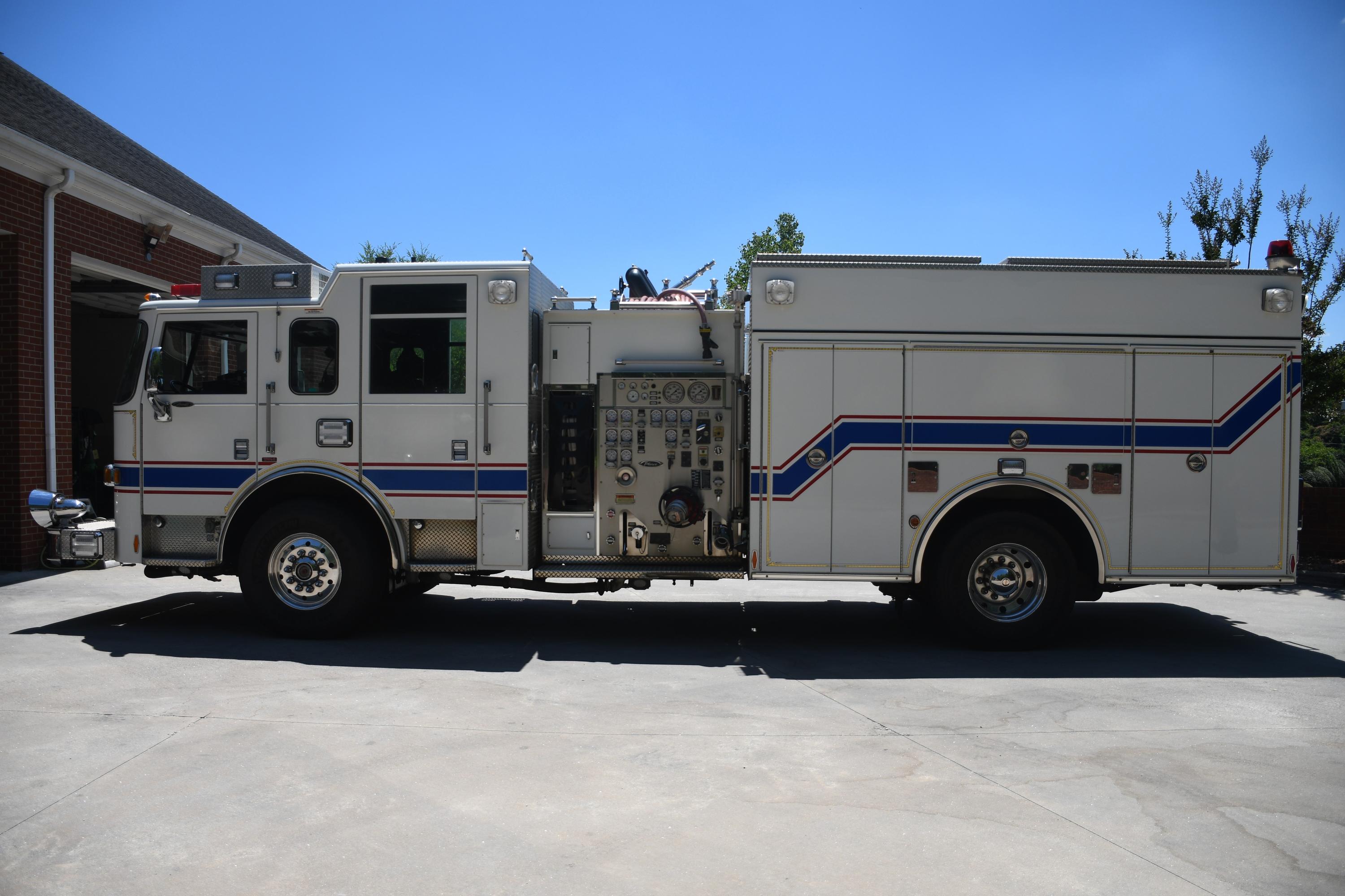 2004 Pierce Arrow XT Pumper - image 2