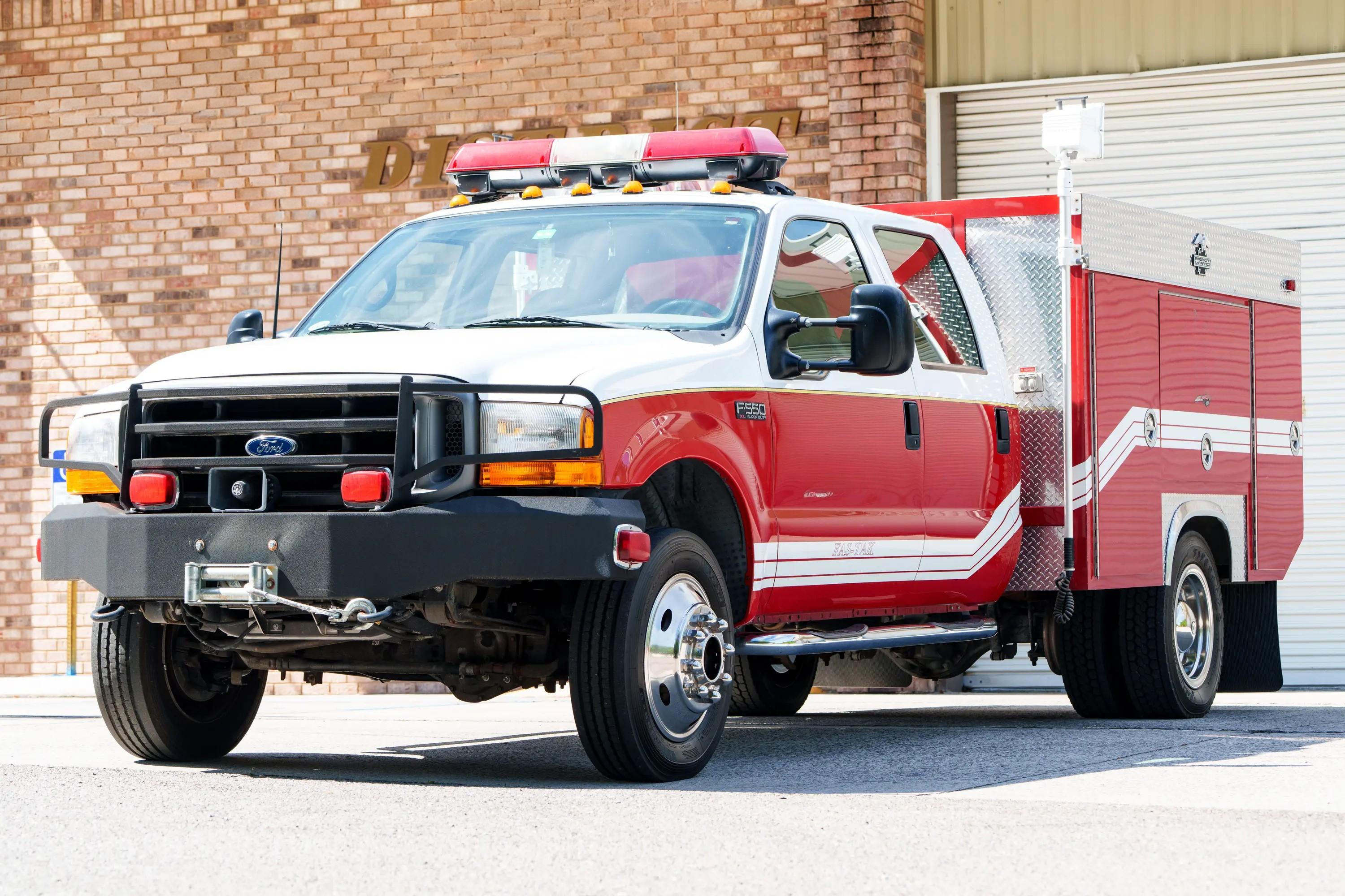 2000 Ford F-550 4x4 Brush Truck - image 9