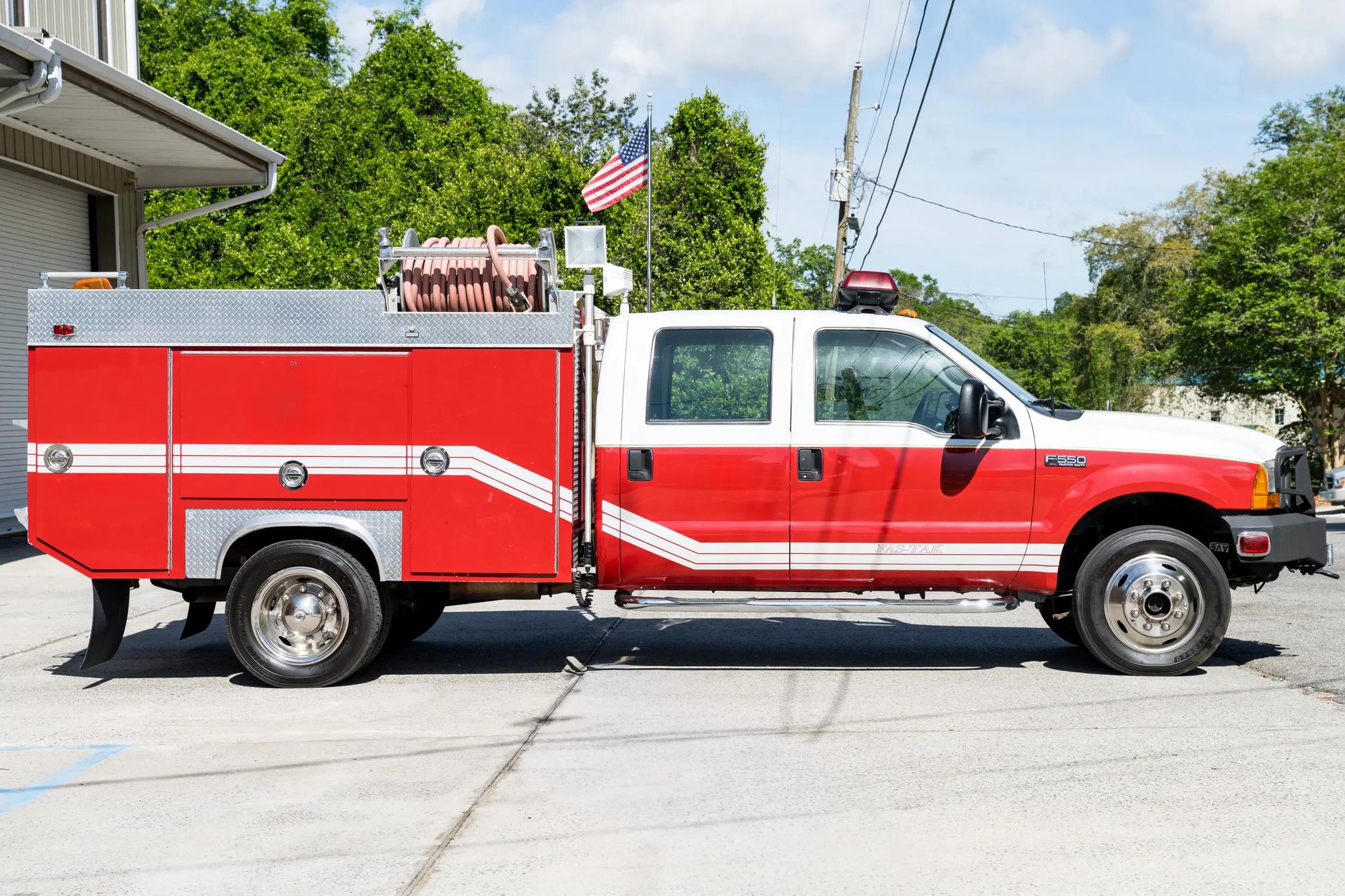 2000 Ford F-550 4x4 Brush Truck - image 4