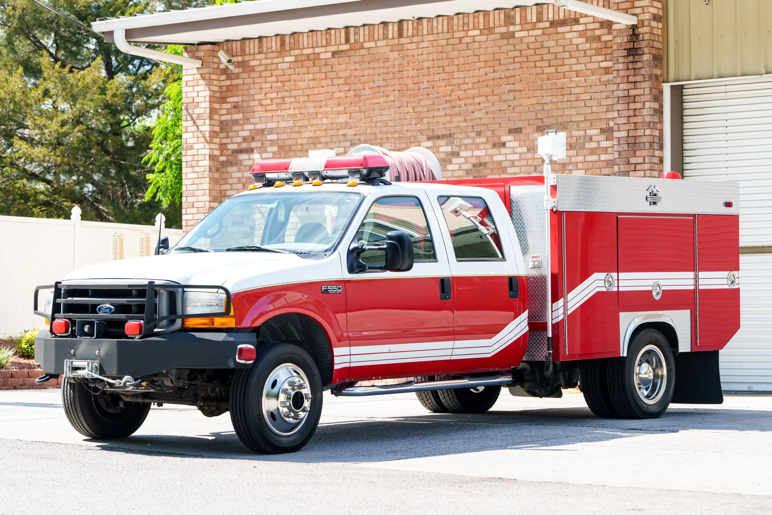2000 Ford F-550 4x4 Brush Truck - image 1