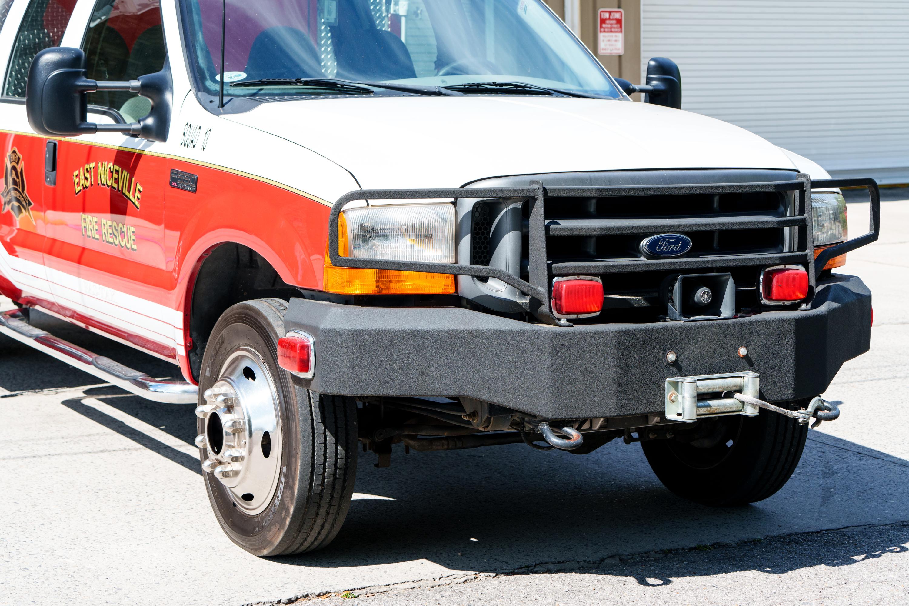 2000 Ford F-550 4x4 Brush Truck - image 89