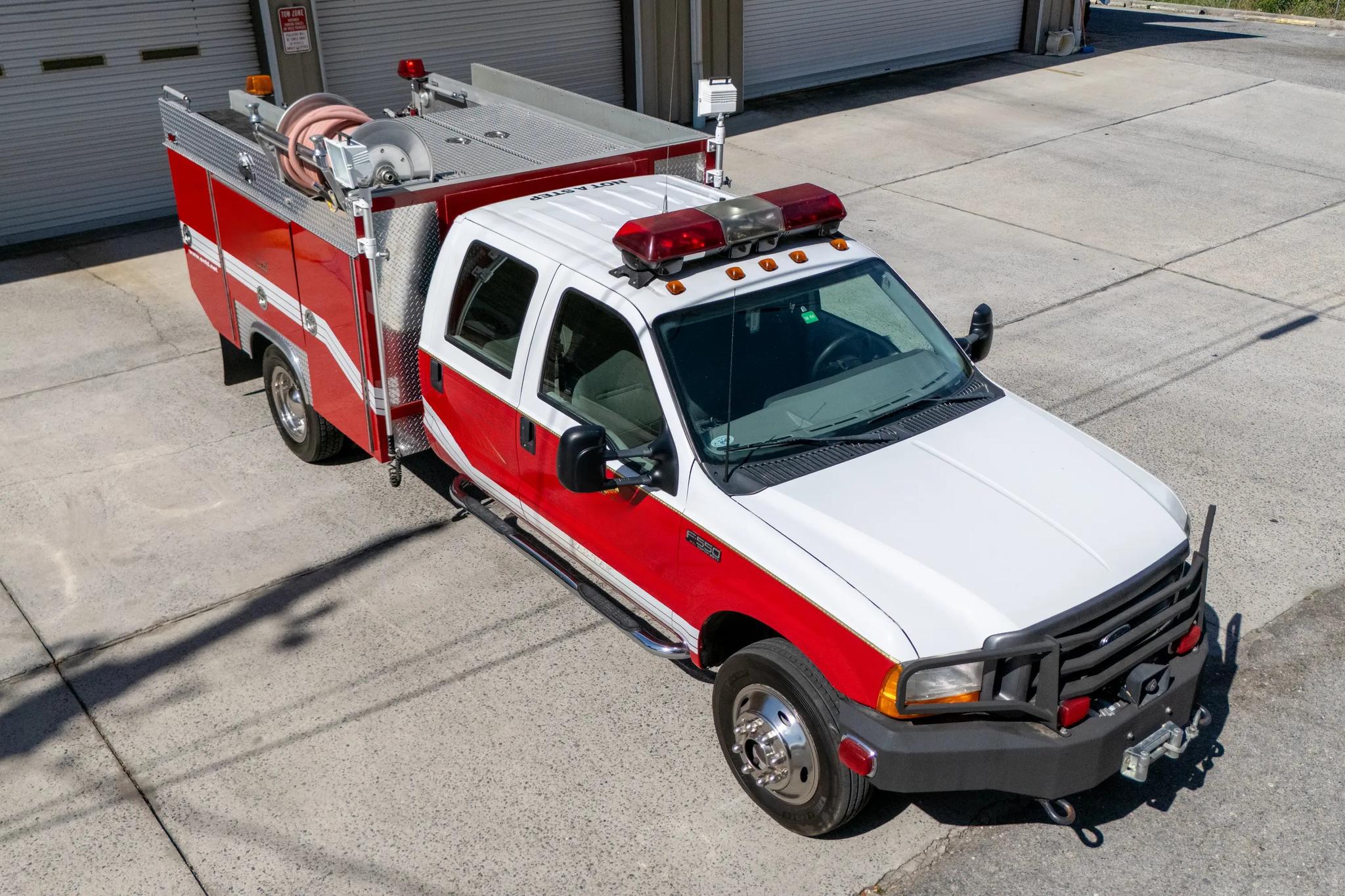 2000 Ford F-550 4x4 Brush Truck - image 2