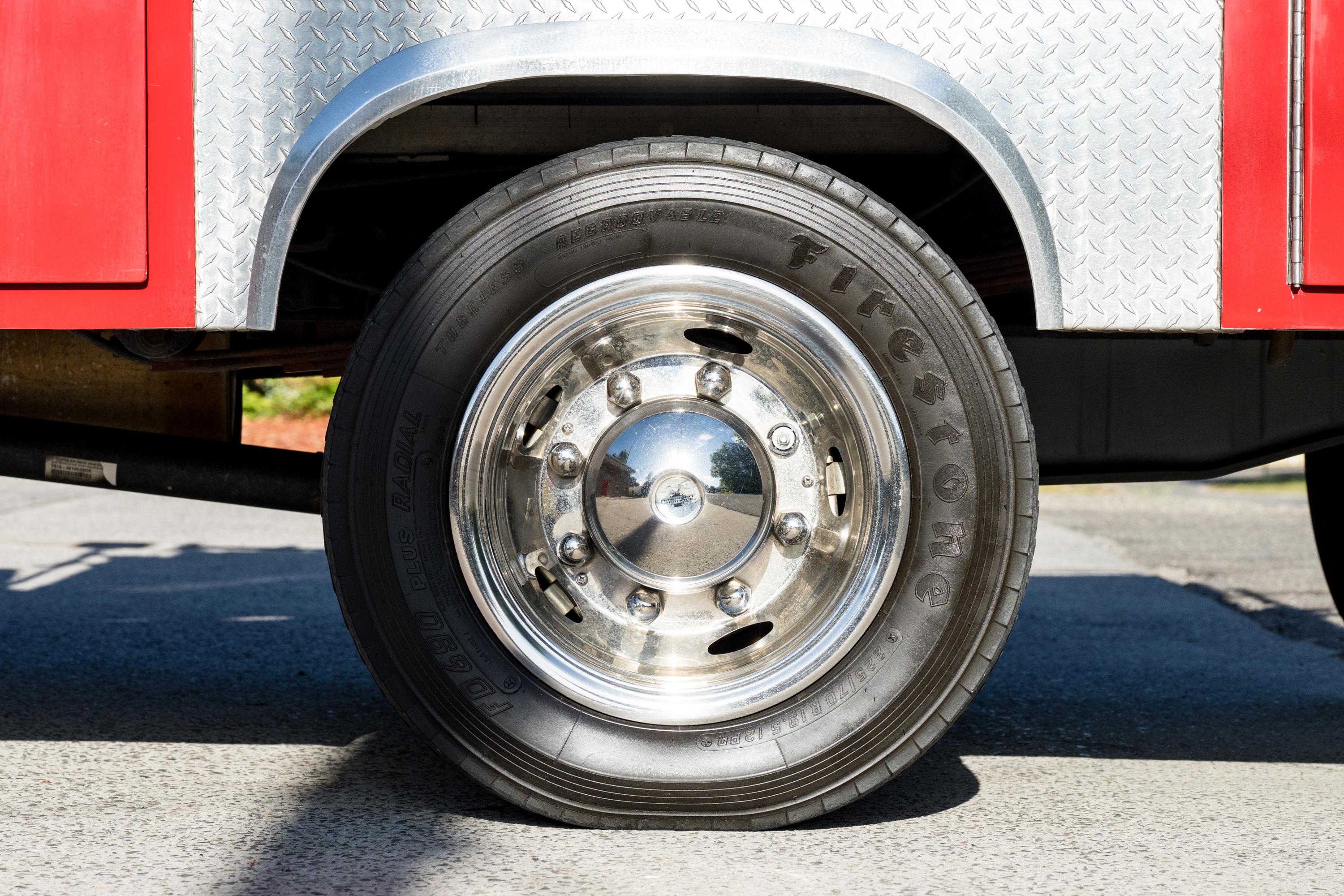 2000 Ford F-550 4x4 Brush Truck - image 16