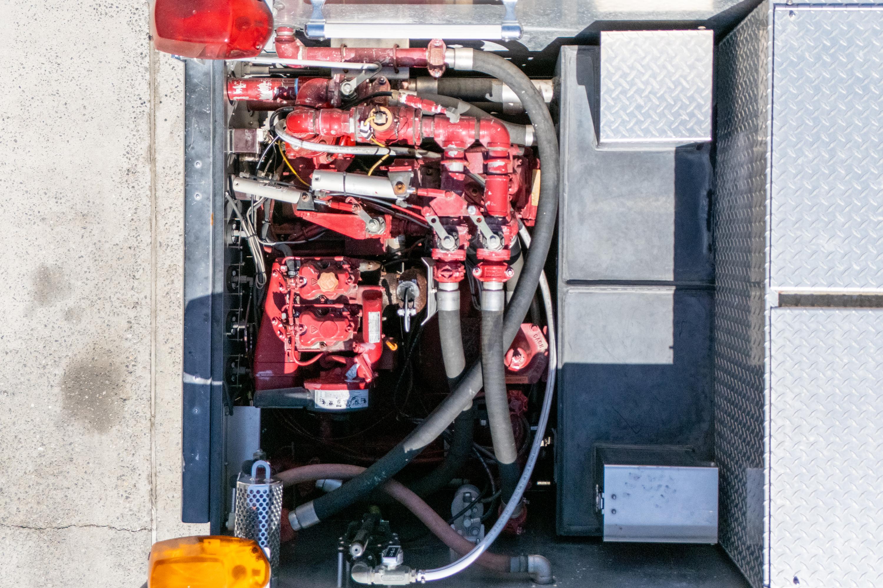 2000 Ford F-550 4x4 Brush Truck - image 42