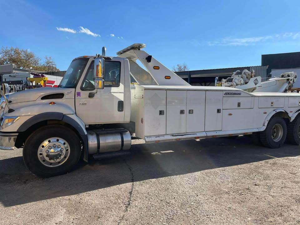 2006 International Tow 