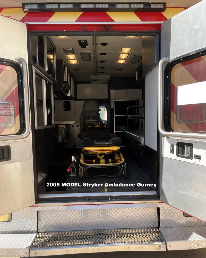 2005 Ford e450 Type III Ambulance - image 11