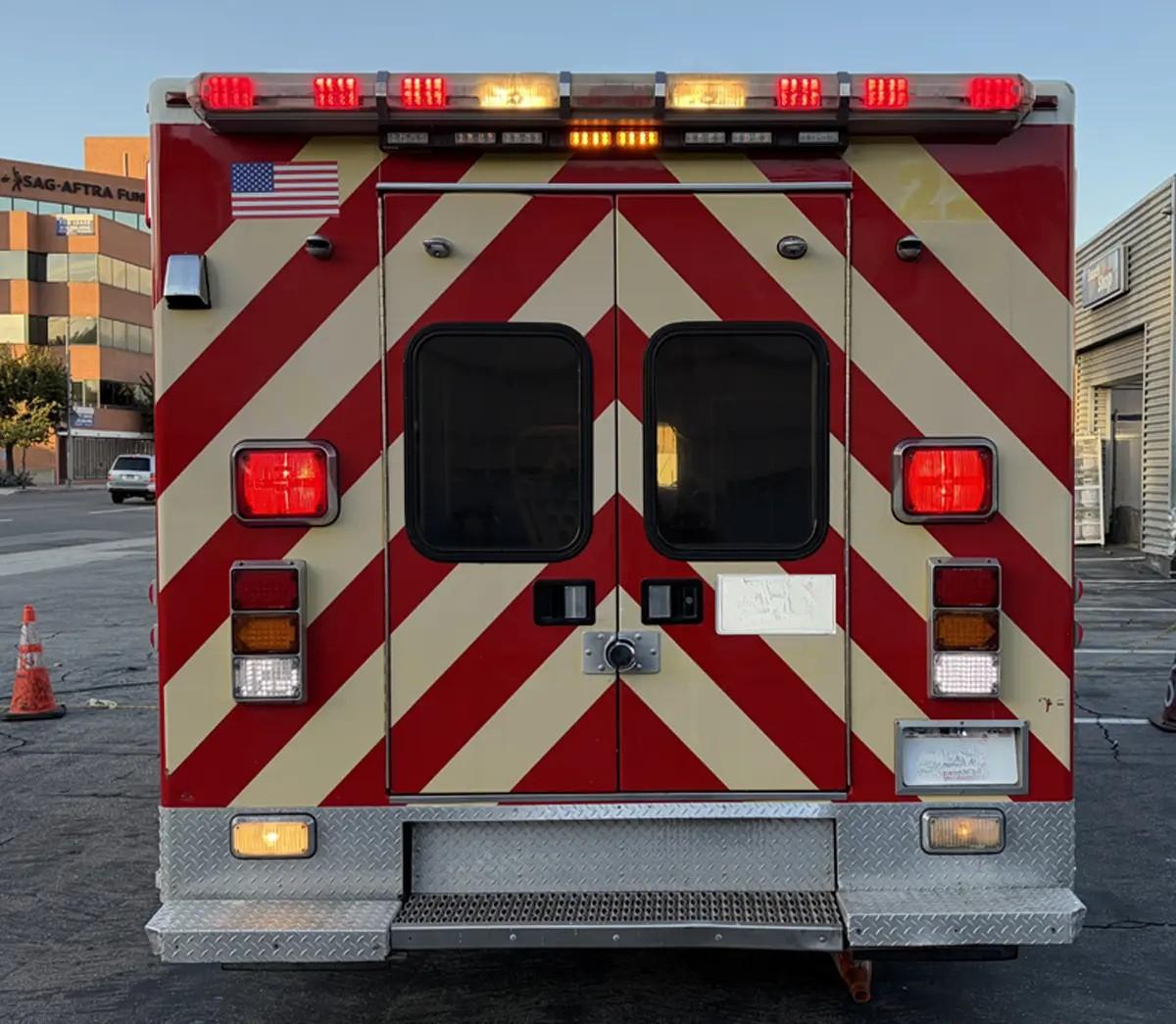 2005 Ford e450 Type III Ambulance - image 6