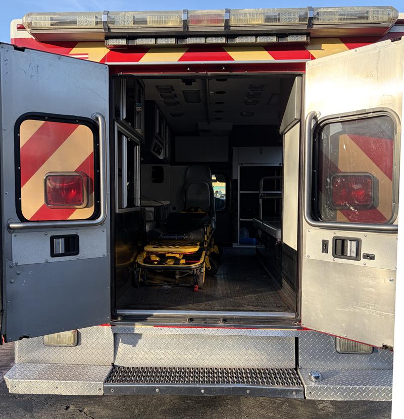 2005 Ford e450 Type III Ambulance - image 16