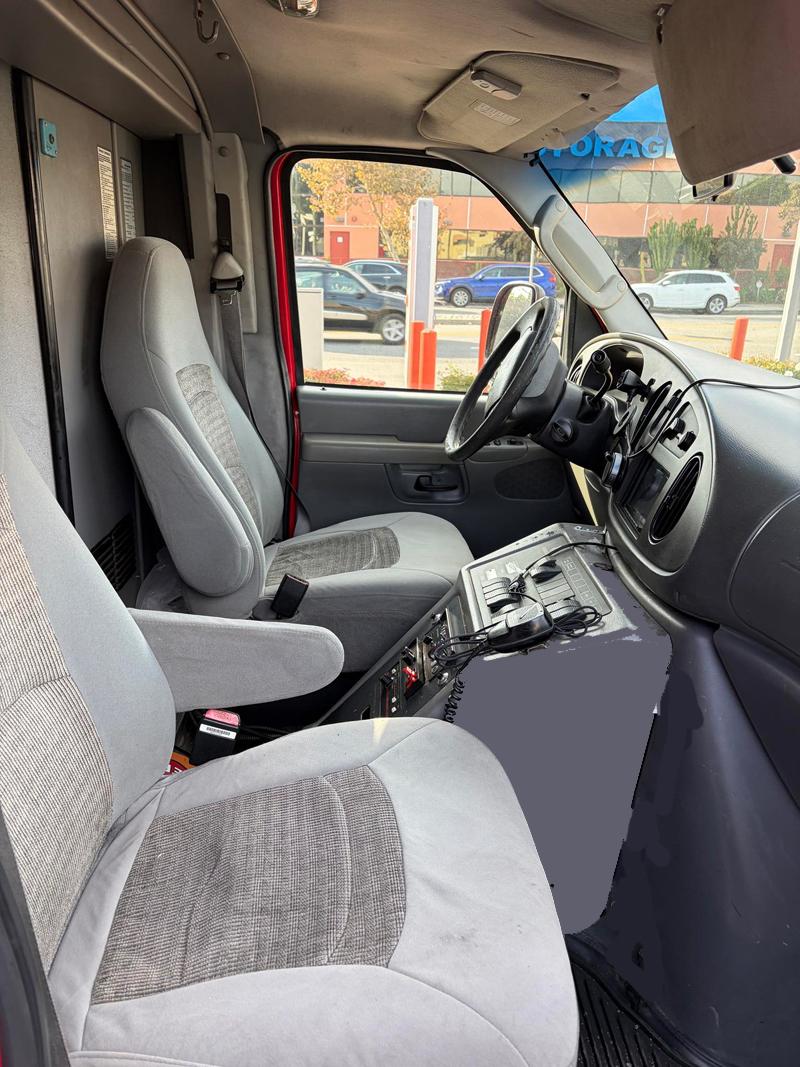 2005 Ford e450 Type III Ambulance - image 20