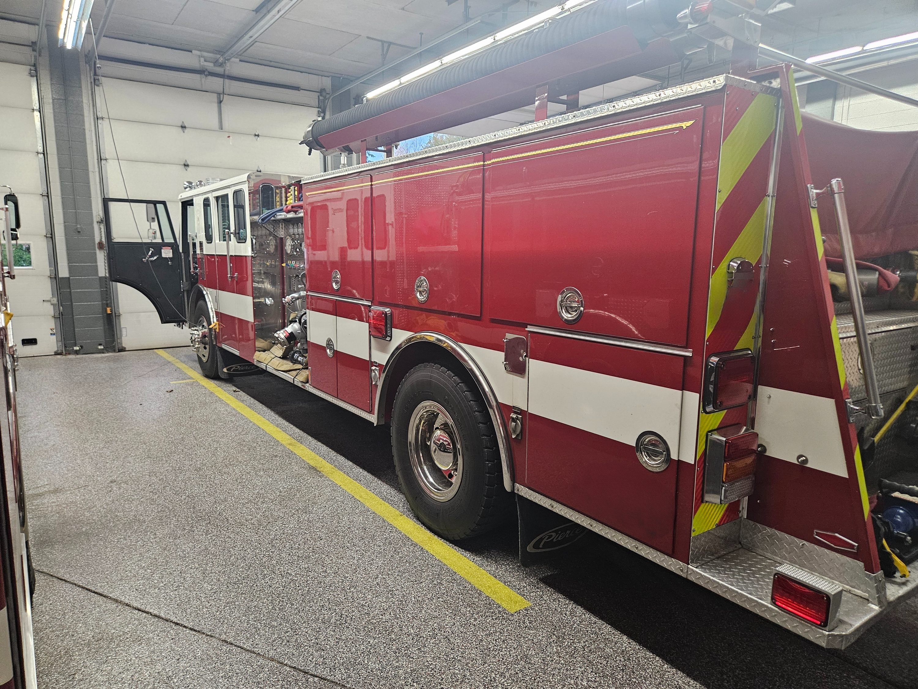 1990 Pierce Lance Pumper - image 3