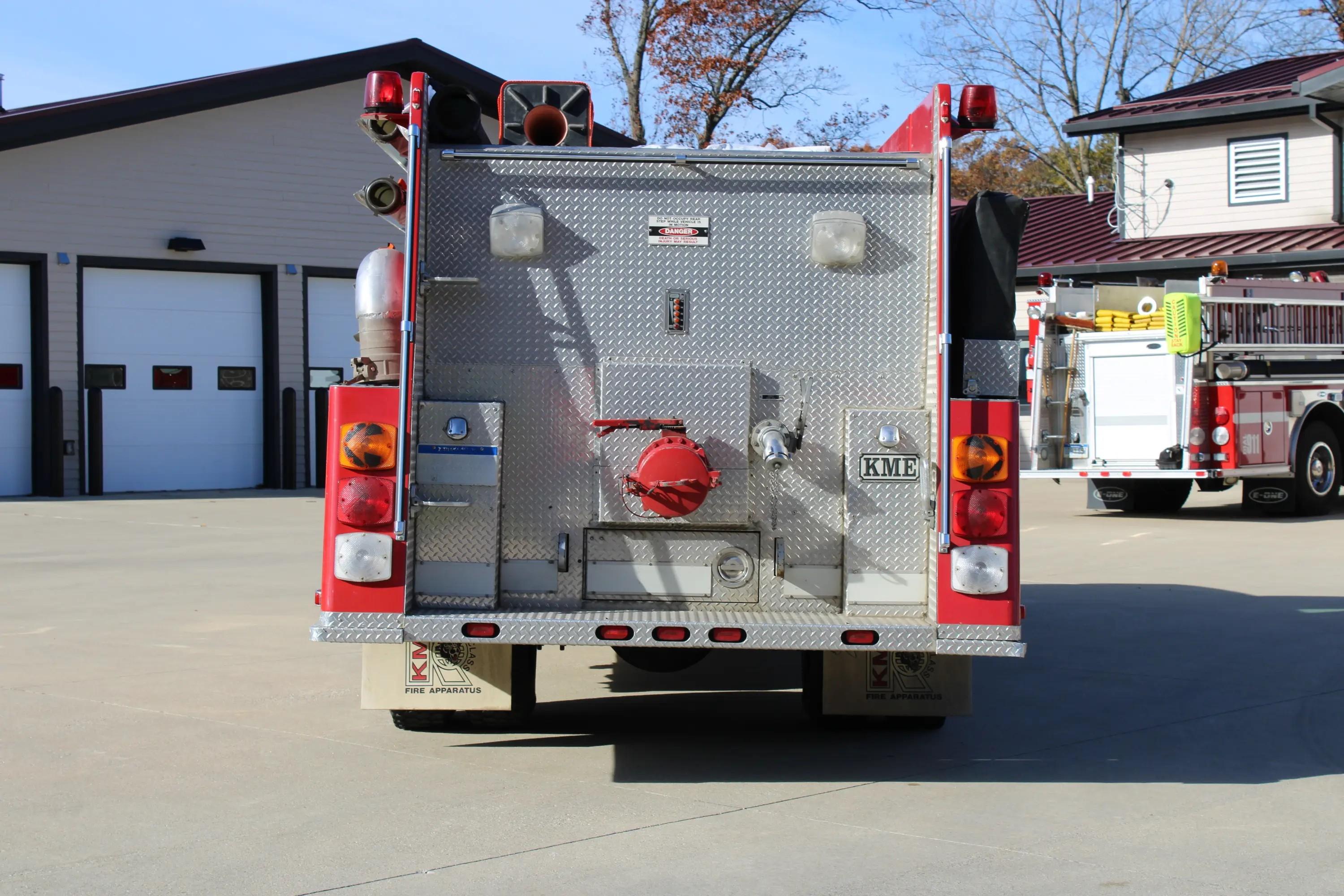 1996 KME Chevrolet Tanker - image 8