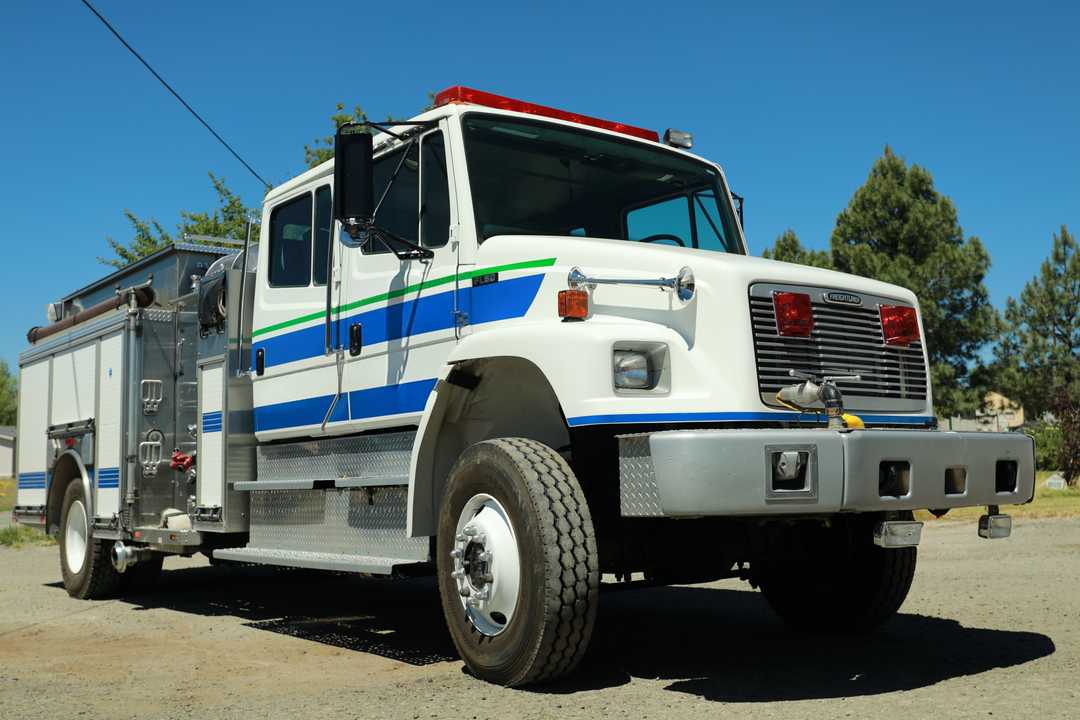 2001 Freightliner 114SD 4x4 Pumper