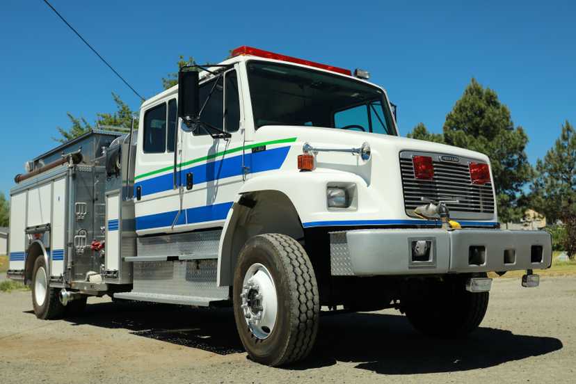 2001 Freightliner 114SD 4x4 Pumper