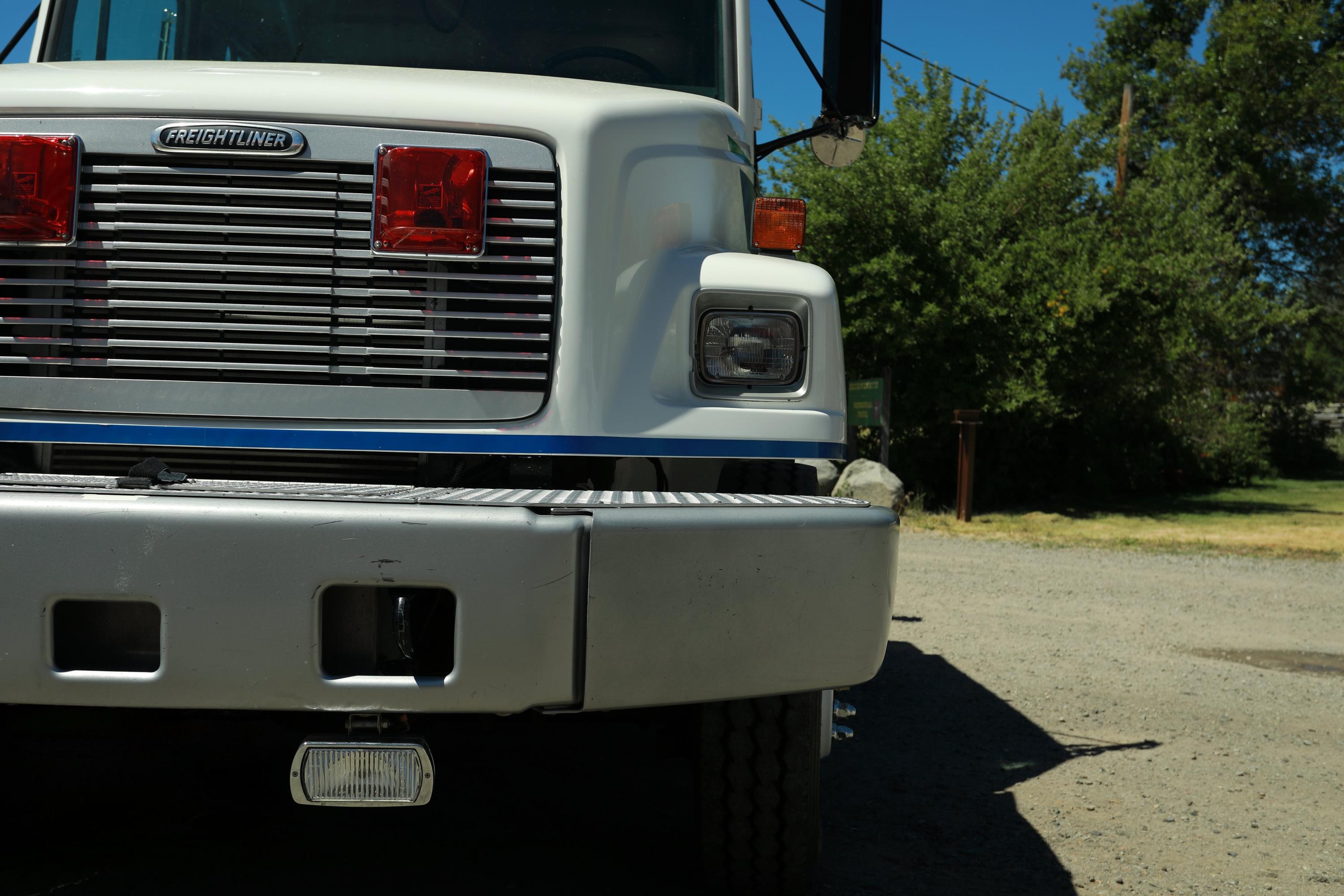 2001 Freightliner 114SD 4x4 Pumper - image 10