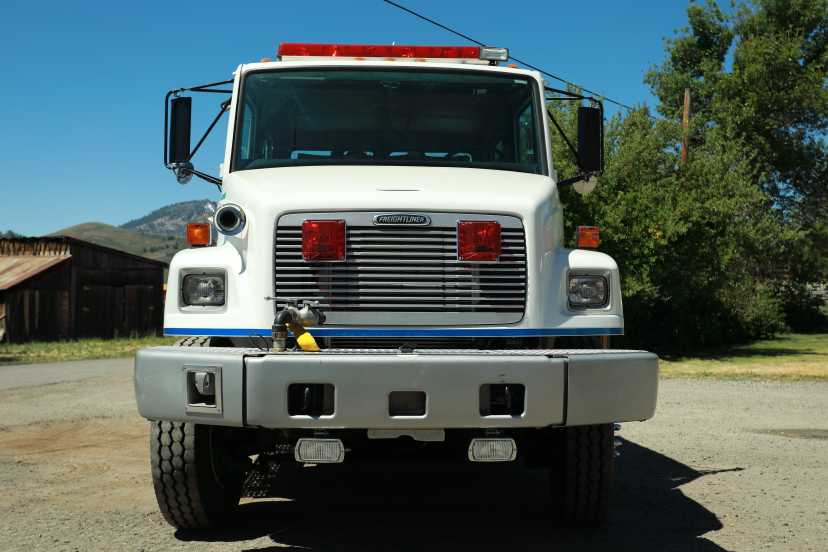 2001 Freightliner 114SD 4x4 Pumper — photo 3