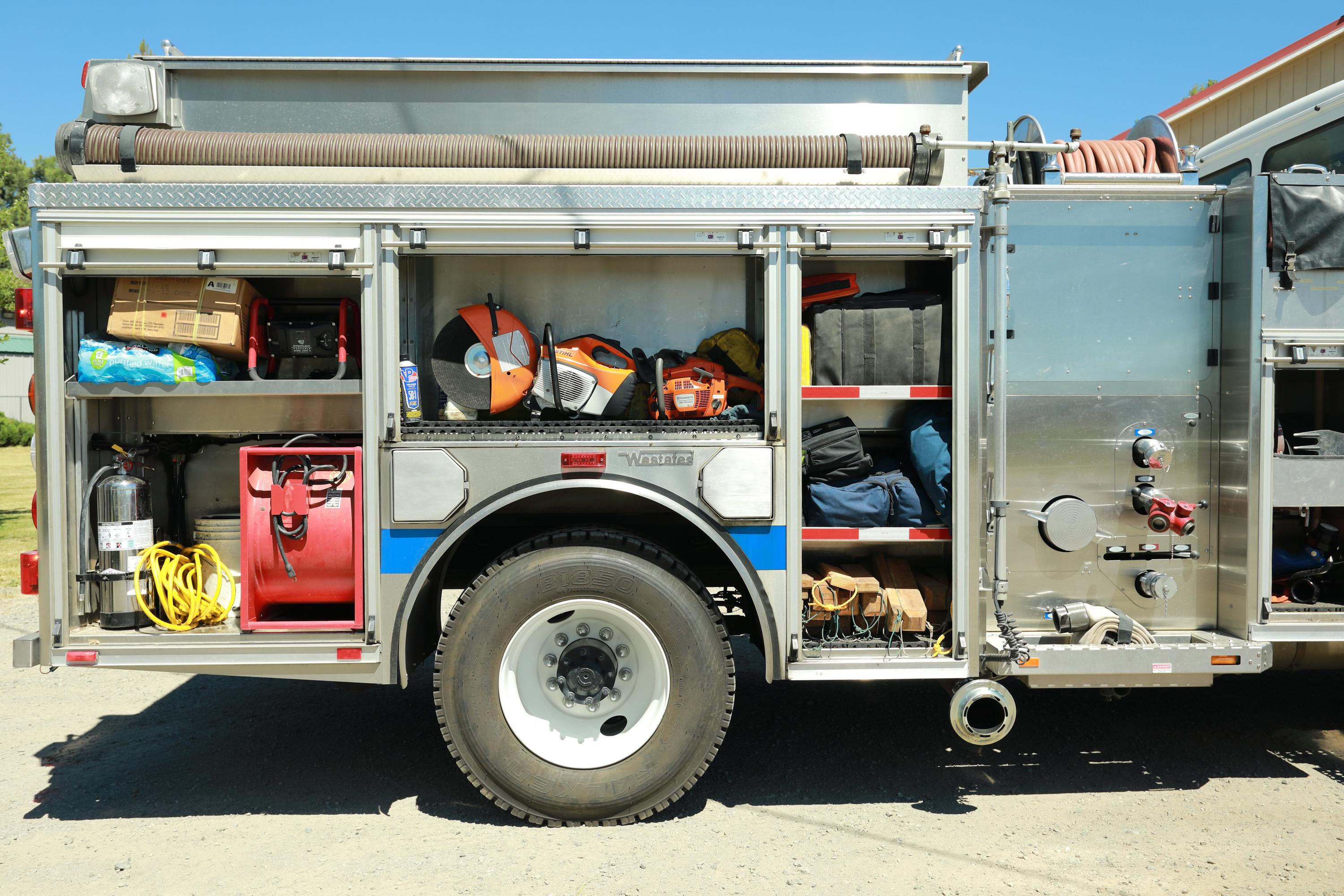 2001 Freightliner 114SD 4x4 Pumper - image 12