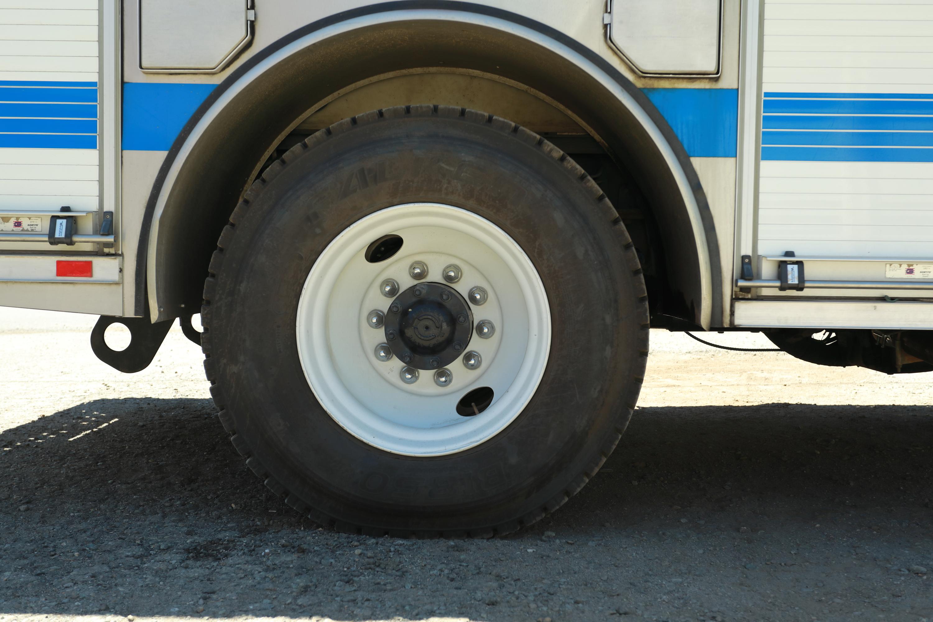 2001 Freightliner 114SD 4x4 Pumper - image 23