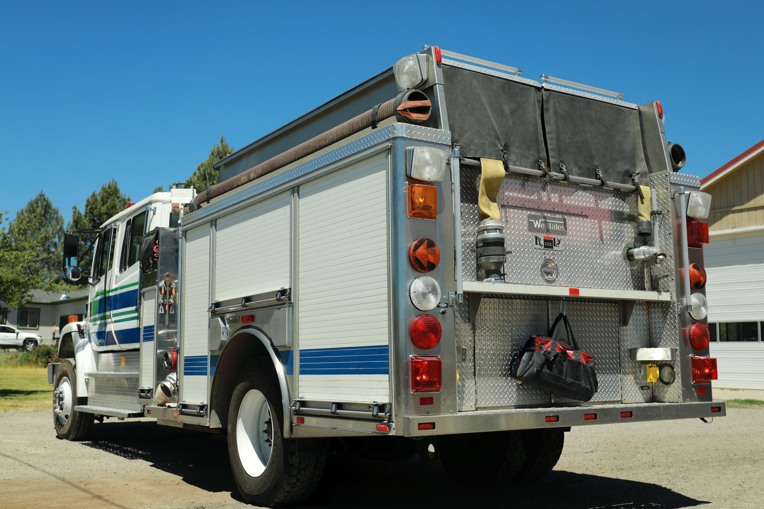 2001 Freightliner 114SD 4x4 Pumper - image 5