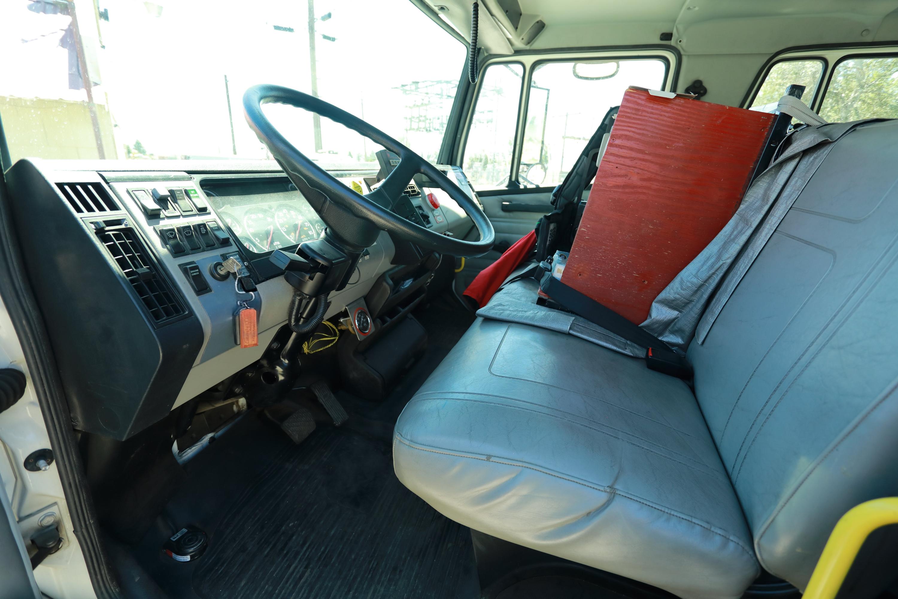 2001 Freightliner 114SD 4x4 Pumper - image 30