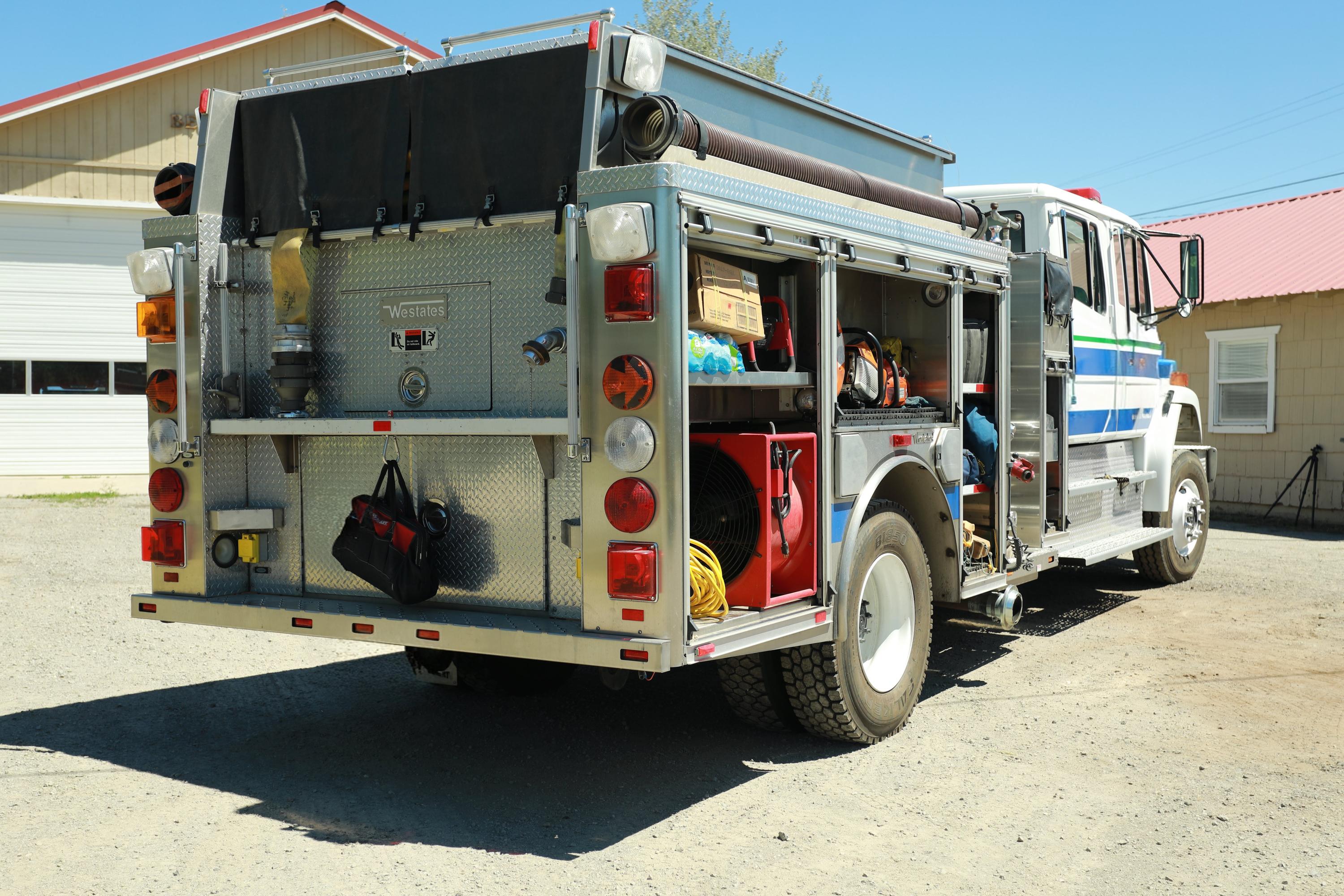 2001 Freightliner 114SD 4x4 Pumper - image 16