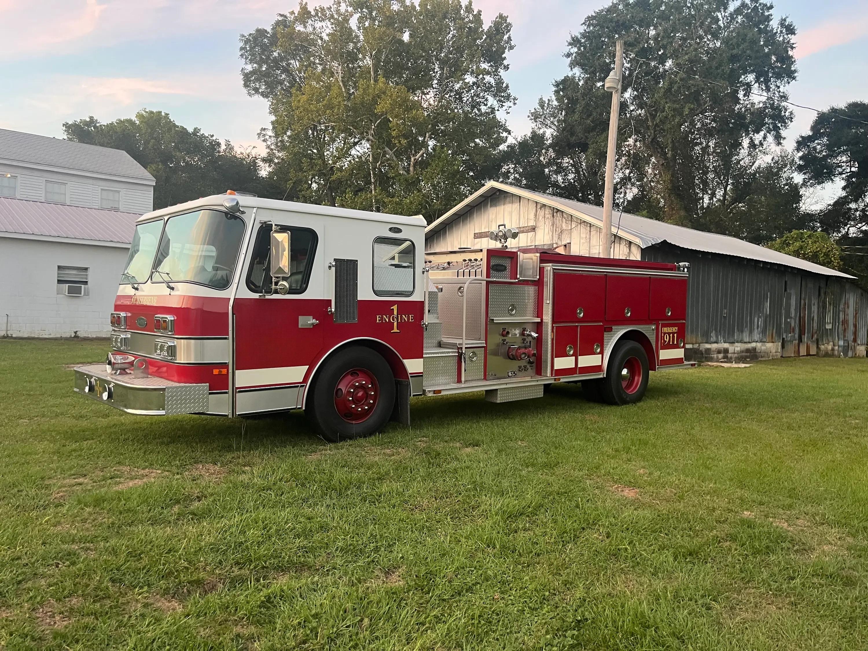 1991 E-One Cyclone Pumper - image 1