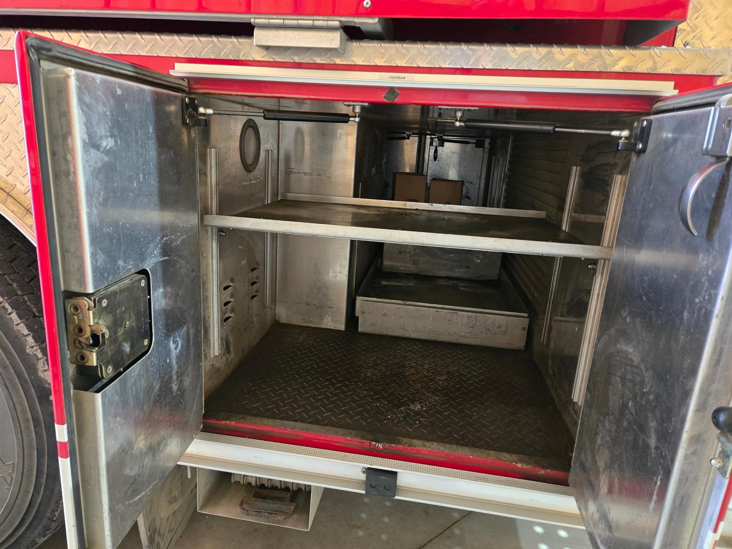 2000 E-One Cyclone Pumper - image 15
