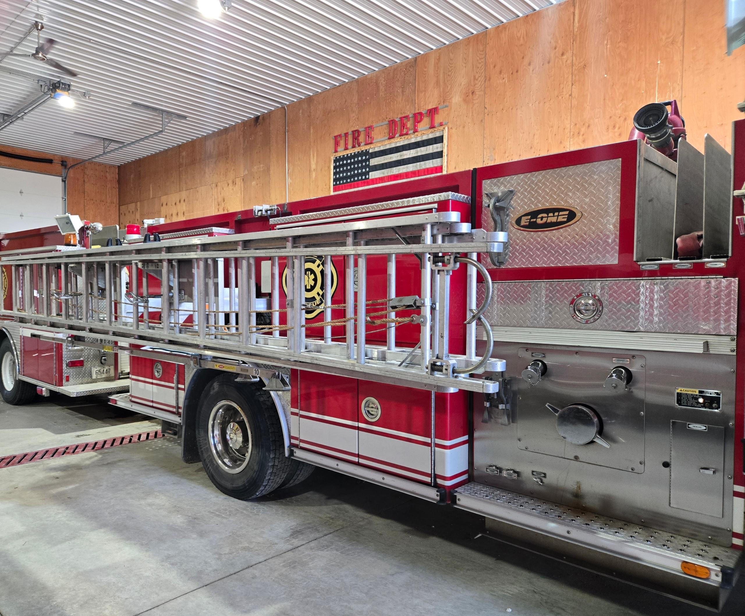 2000 E-One Cyclone Pumper - image 25
