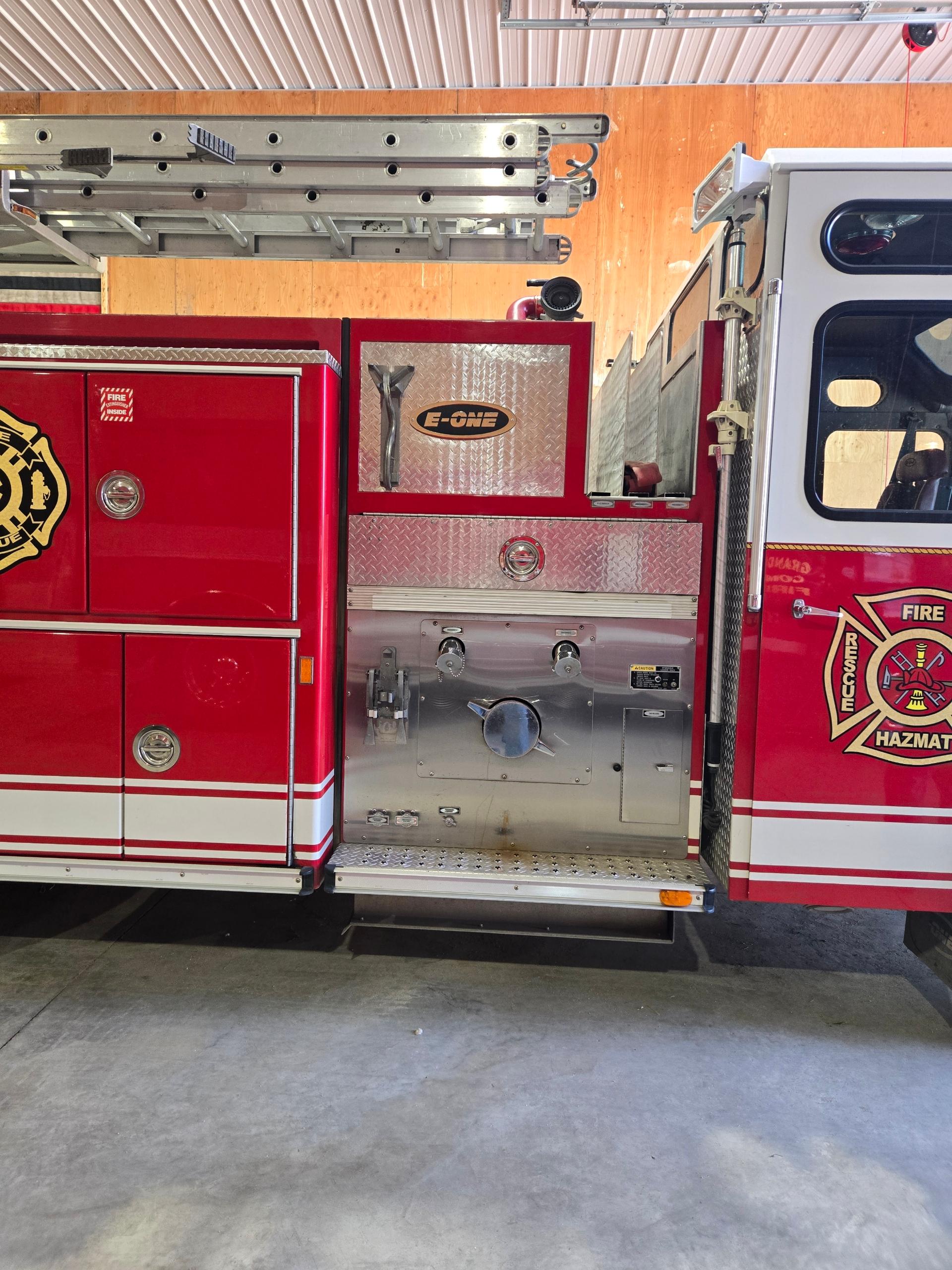2000 E-One Cyclone Pumper - image 22