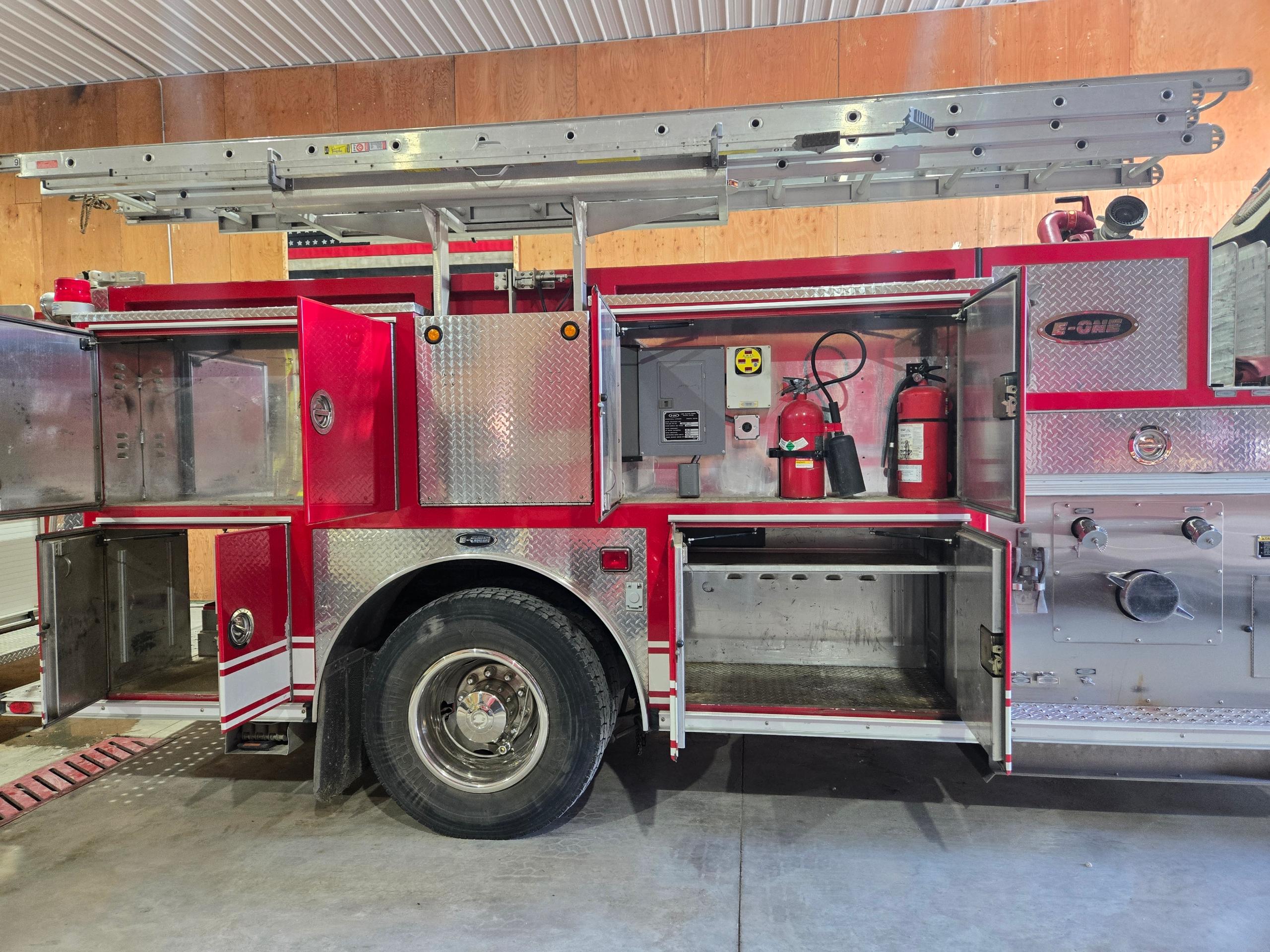 2000 E-One Cyclone Pumper - image 20