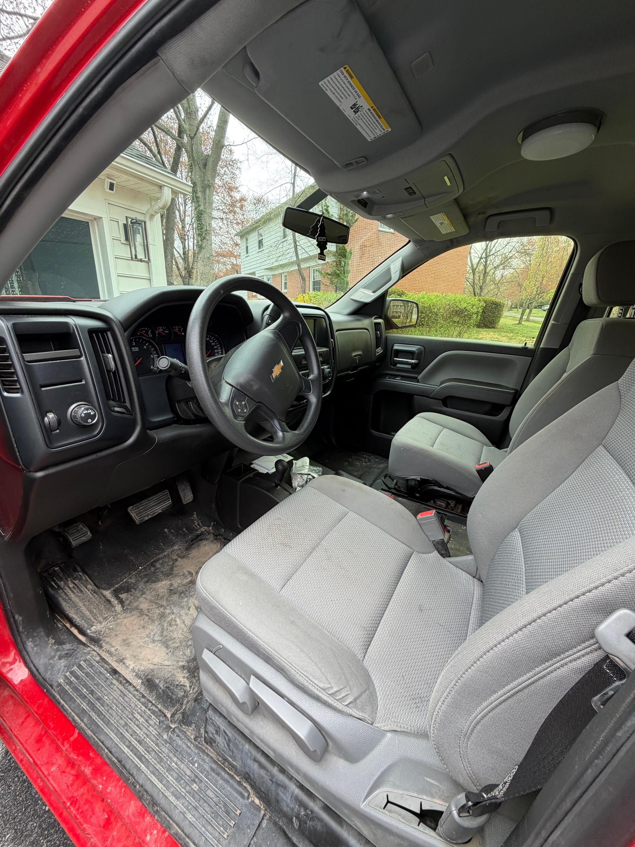 2018 Chevrolet Silverado - image 4