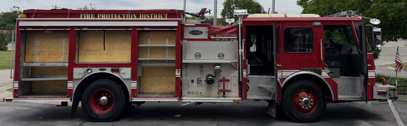 2005 E-One Tyhpoon Pumper — photo 3