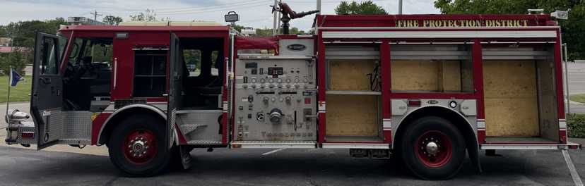 2005 E-One Tyhpoon Pumper — photo 2