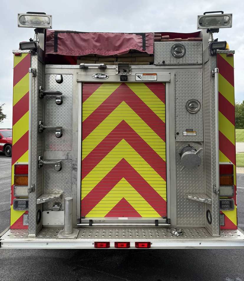 2005 E-One Tyhpoon Pumper — photo 7