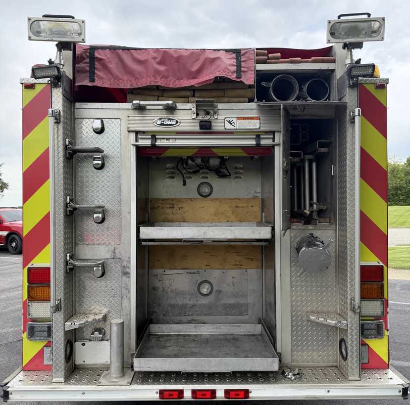 2005 E-One Tyhpoon Pumper — photo 5