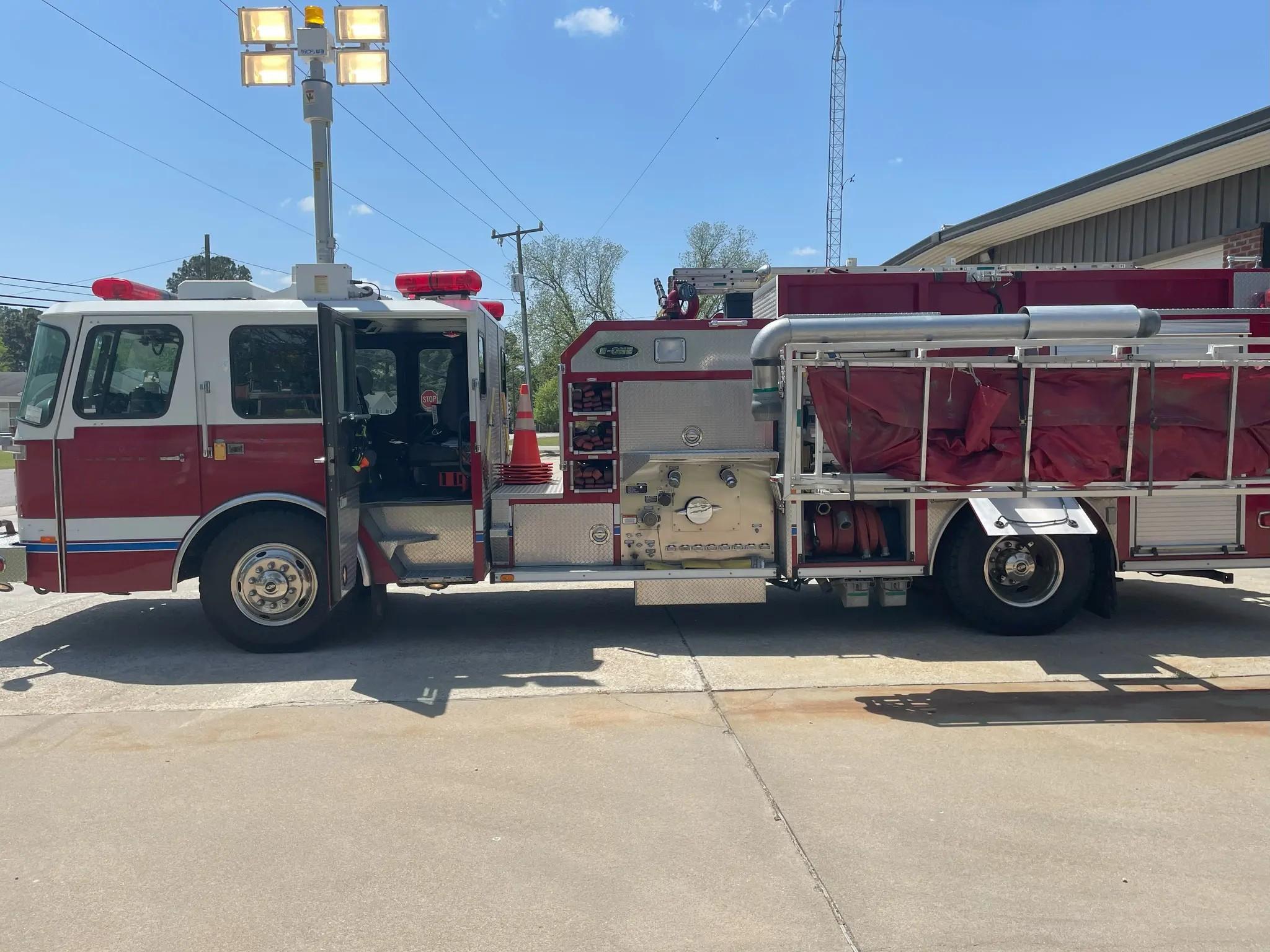 1998 E-One Custom Cab Pumper Tanker - image 4
