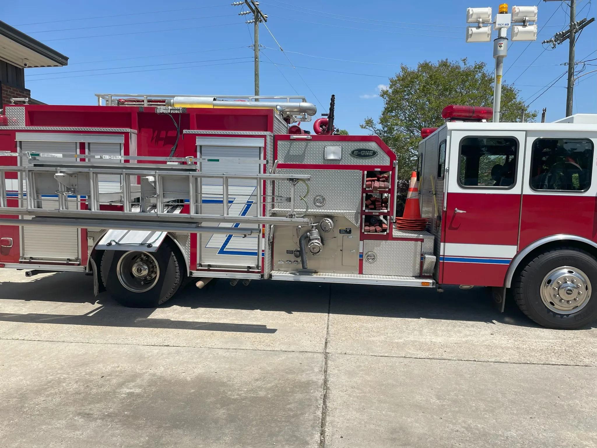 1998 E-One Custom Cab Pumper Tanker - image 8