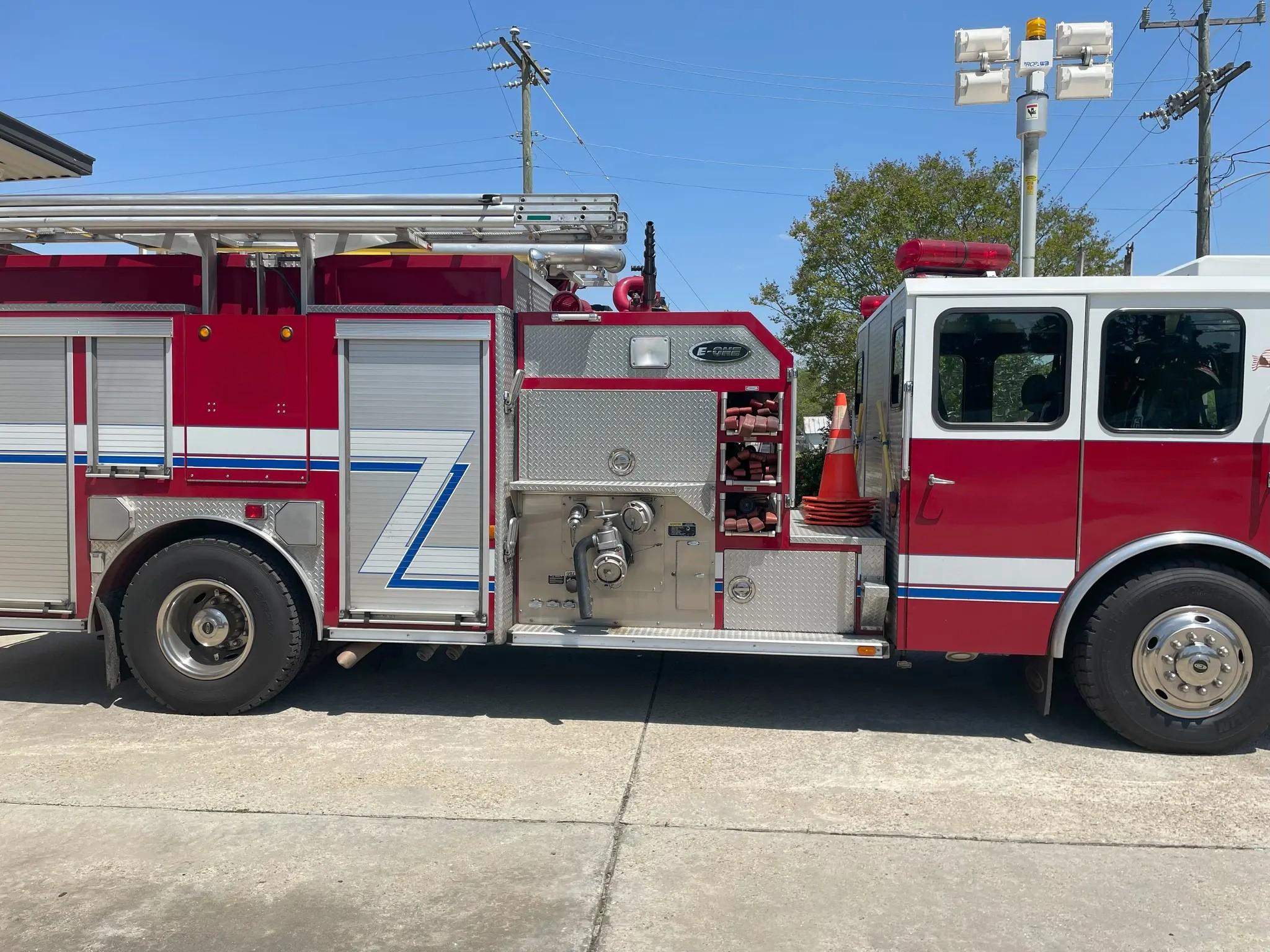 1998 E-One Custom Cab Pumper Tanker - image 9