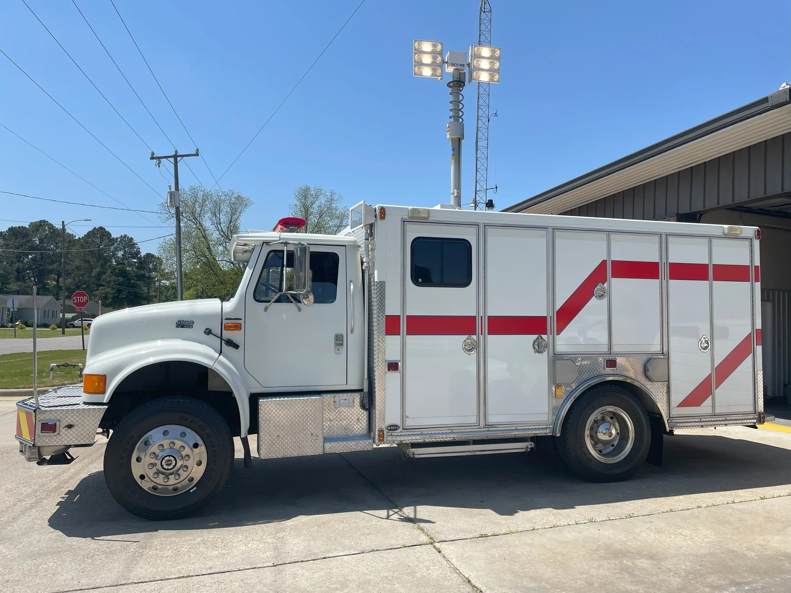 1994 International • International 4800 Series All Wheel Drive - image 1