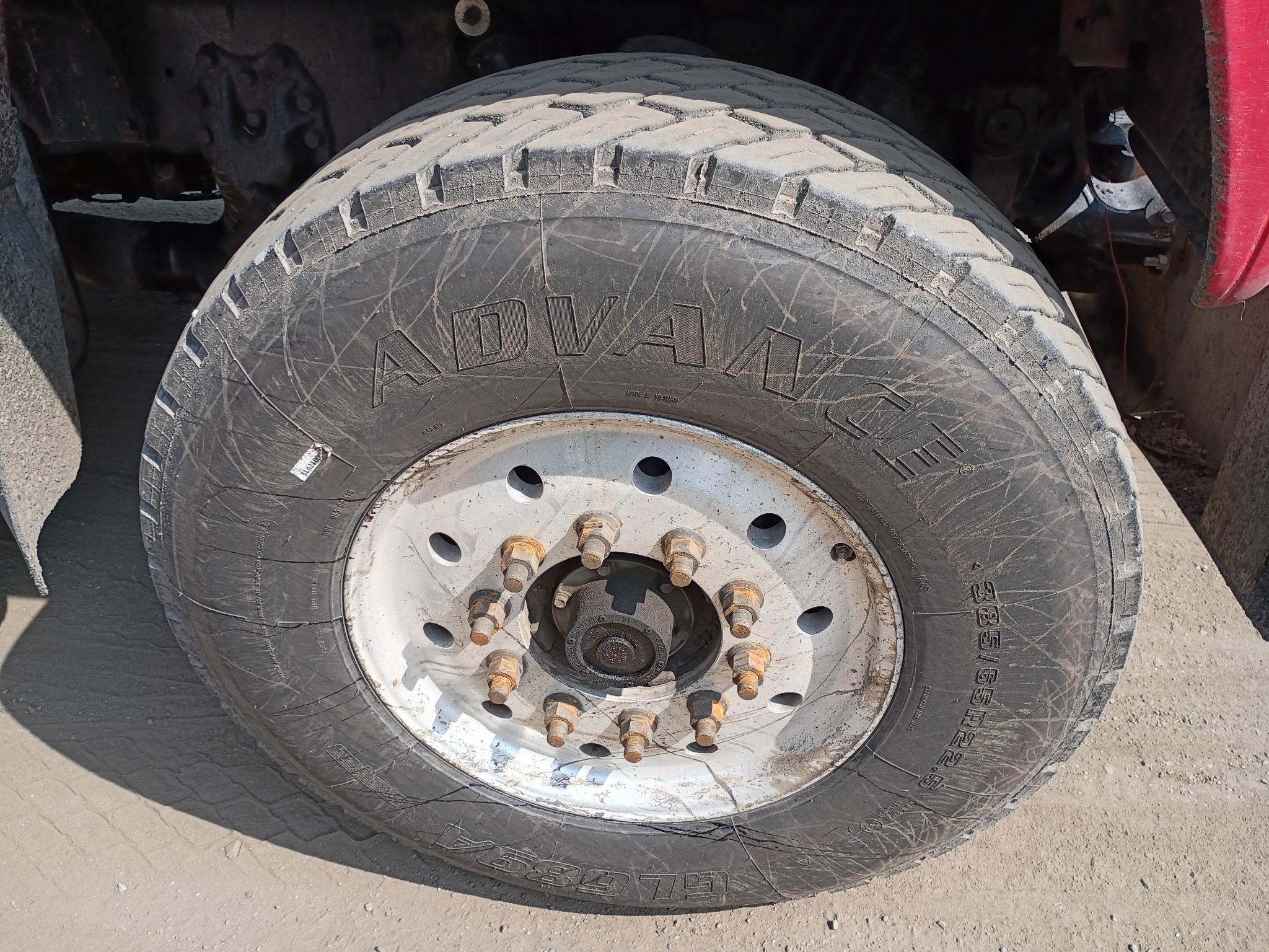 1997 Ford L9000 Dump Truck - image 7