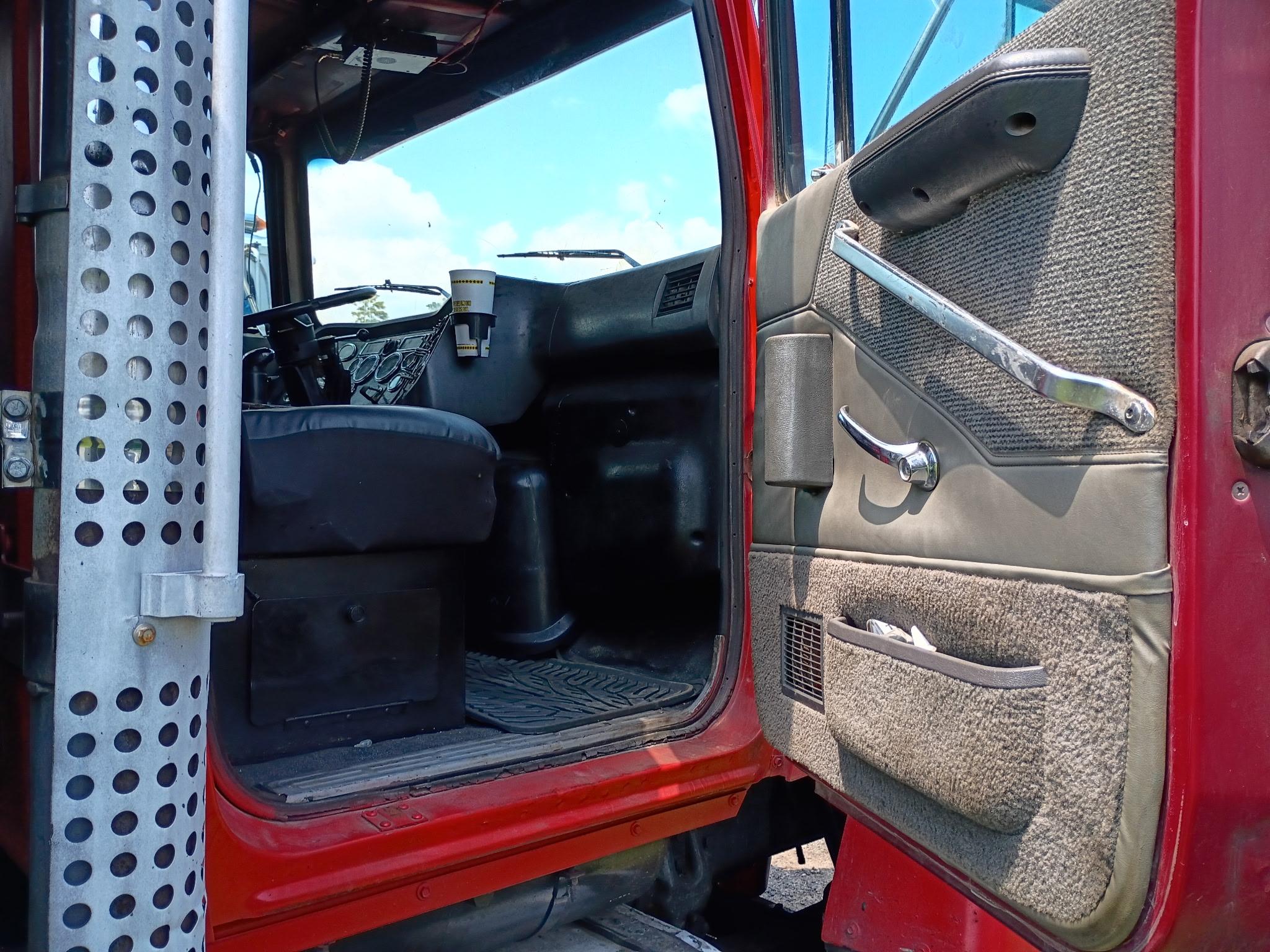 1997 Ford L9000 Dump Truck - image 3