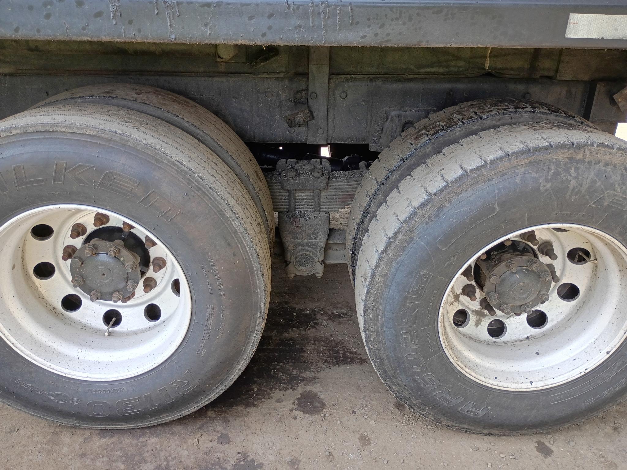 1997 Ford L9000 Dump Truck - image 10