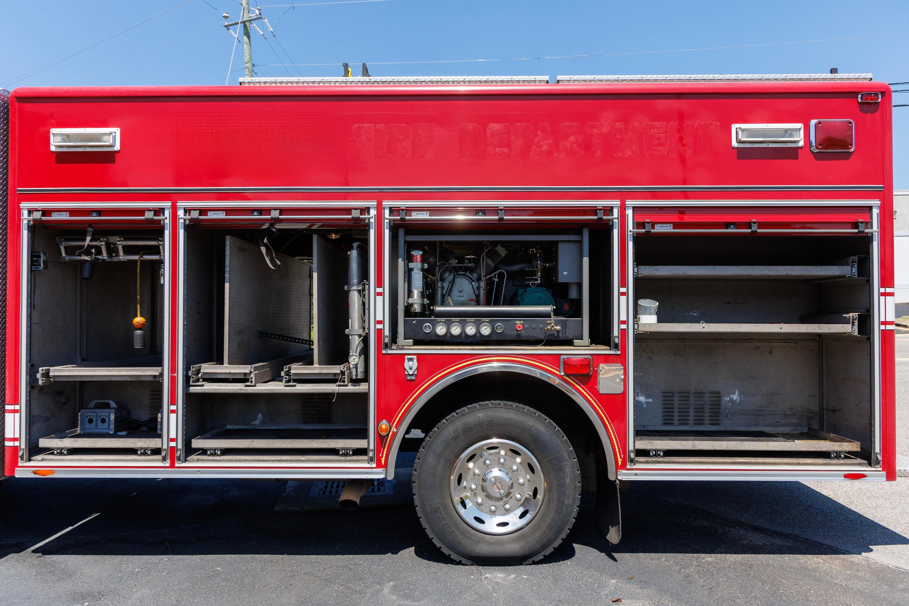 2004 Pierce Lance Heavy Rescue - image 65