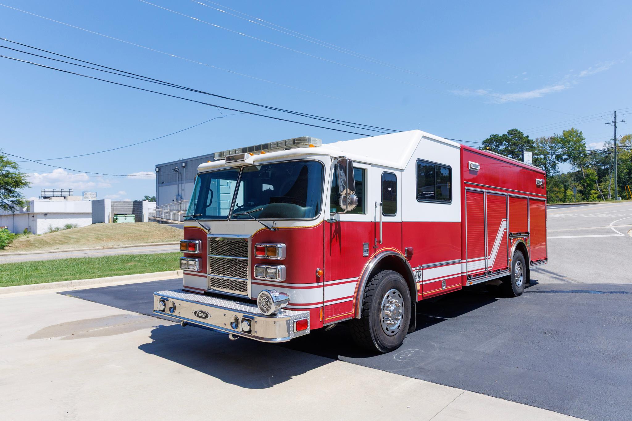 2004 Pierce Lance Heavy Rescue - image 5