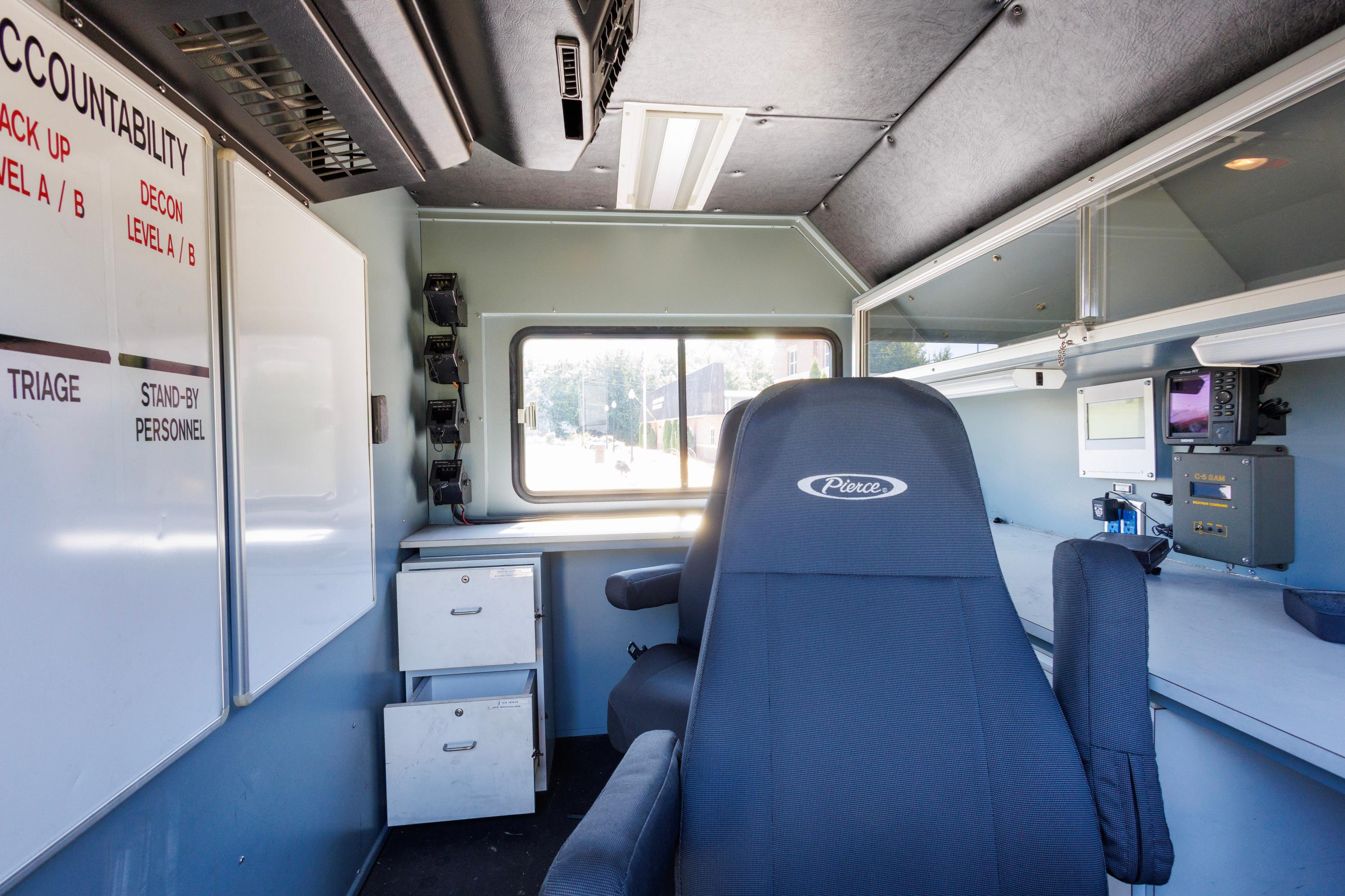 2004 Pierce Lance Heavy Rescue - image 41