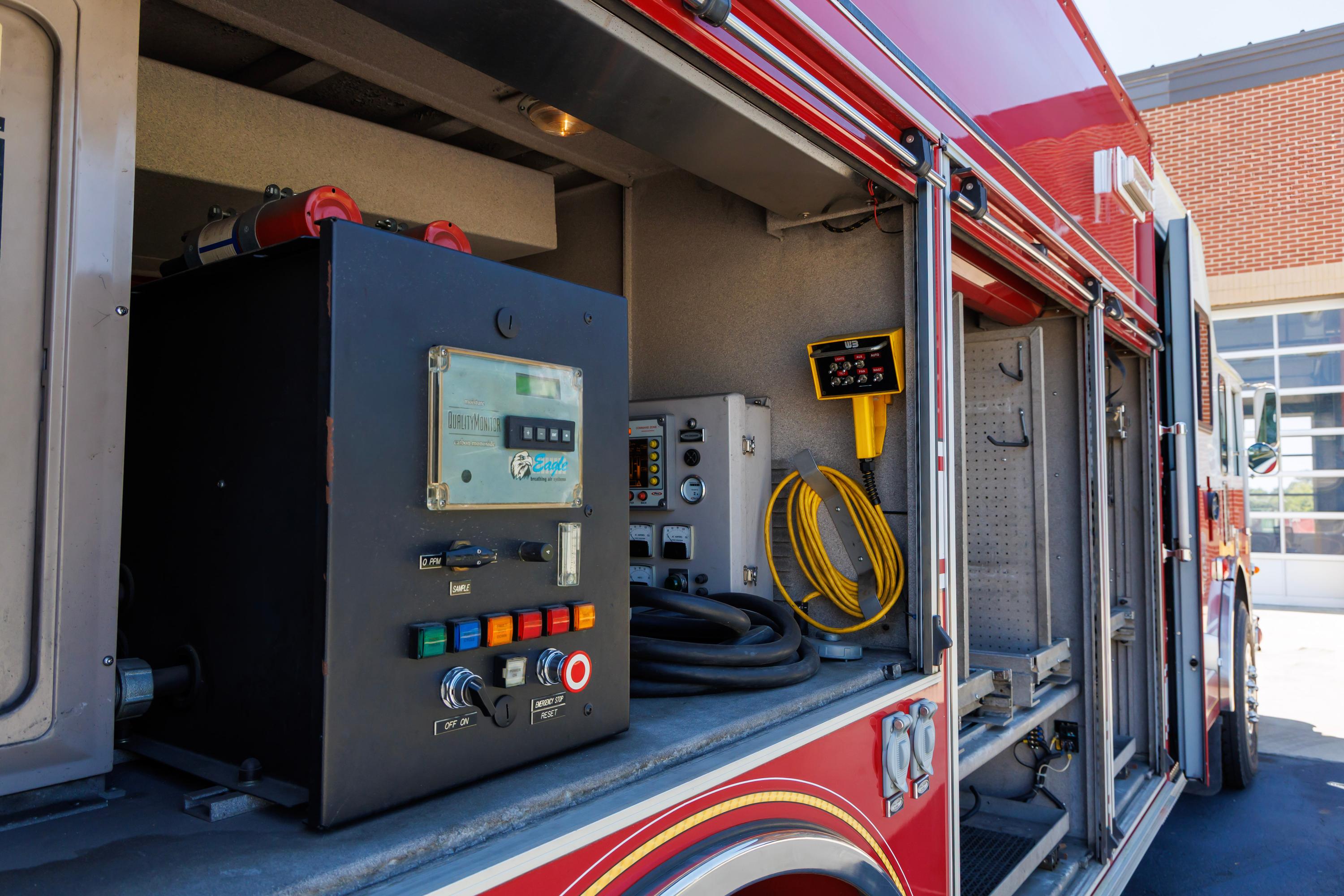 2004 Pierce Lance Heavy Rescue - image 98