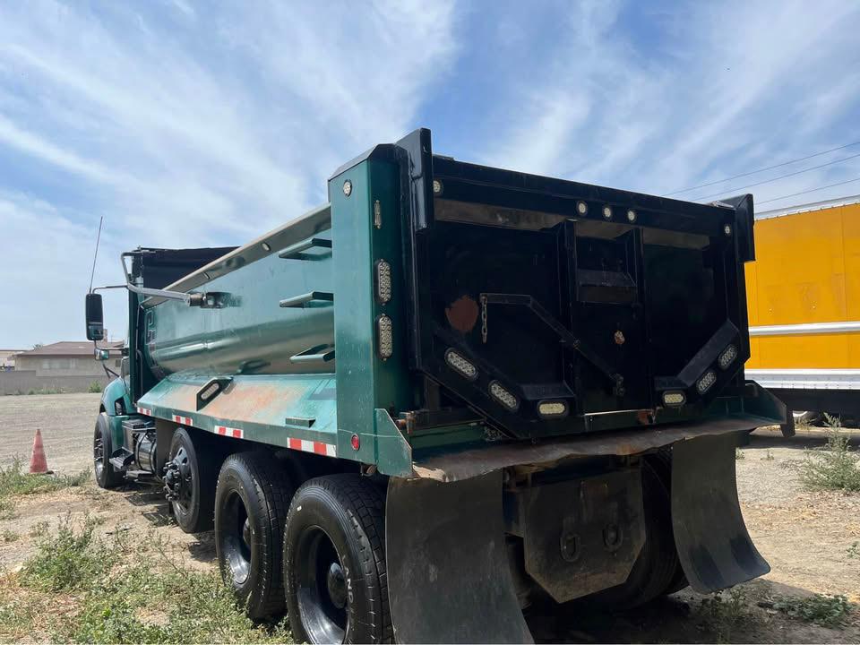 2014 International Prostar Dump Truck - image 5